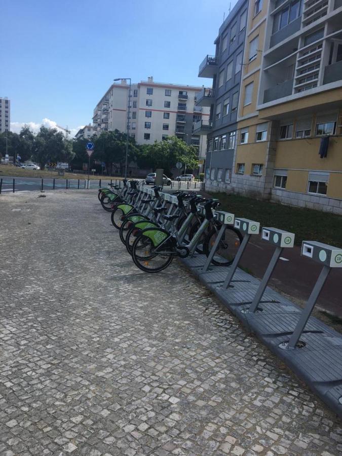 Apartment Near The Airport Lisbon Bagian luar foto